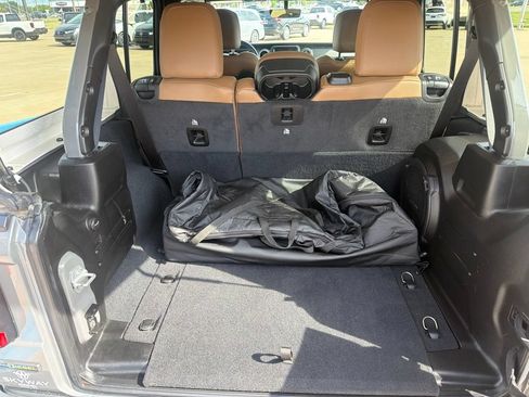 Used 2022 Jeep Wrangler Unlimited Rubicon w/ Steel Bumper Group AWD/4WD image 30