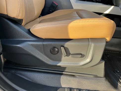 Used 2022 Ford F250 Lariat w/ Chrome Package image 58