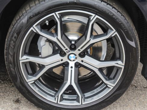 Used 2022 BMW X6 xDrive40i w/ M Sport Package image 10