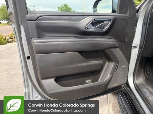 Used 2023 GMC Yukon XL SLT w/ SLT Luxury Package AWD/4WD image 11