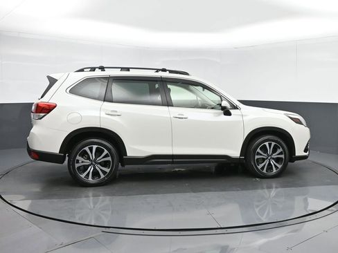 Used 2022 Subaru Forester Limited image 8