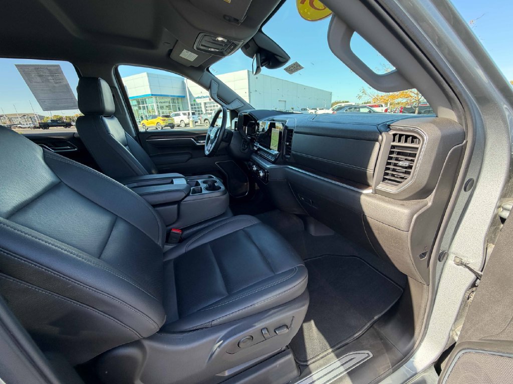 Used 2025 GMC Sierra 1500 SLT AWD/4WD image 25