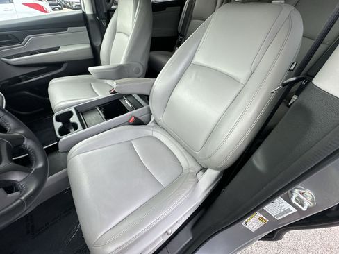 Used 2023 Honda Odyssey EX-L image 13