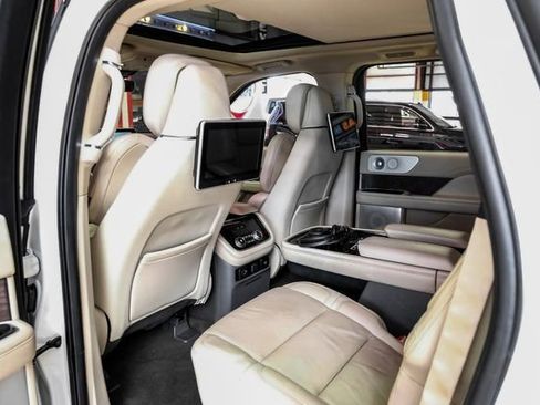 Used 2021 Lincoln Navigator L Reserve image 33