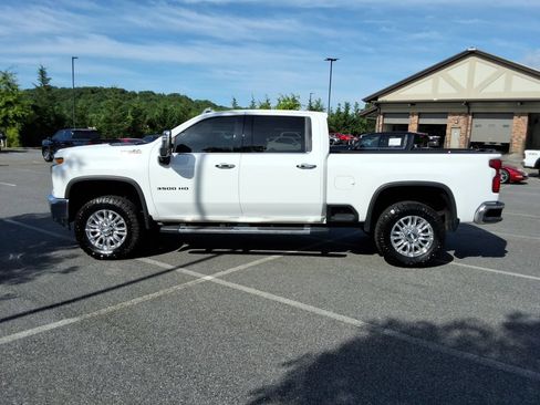 Certified 2021 Chevrolet Silverado 3500 High Country w/ Z71 Off-Road Package AWD/4WD image 8