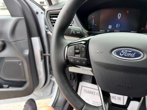Used 2025 Ford Escape SE FWD image 34
