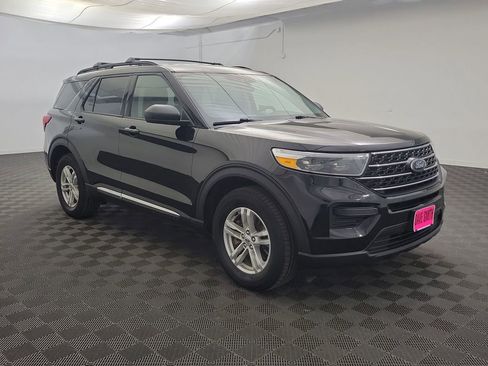 Used 2021 Ford Explorer XLT w/ Class III Trailer Tow Package image 7