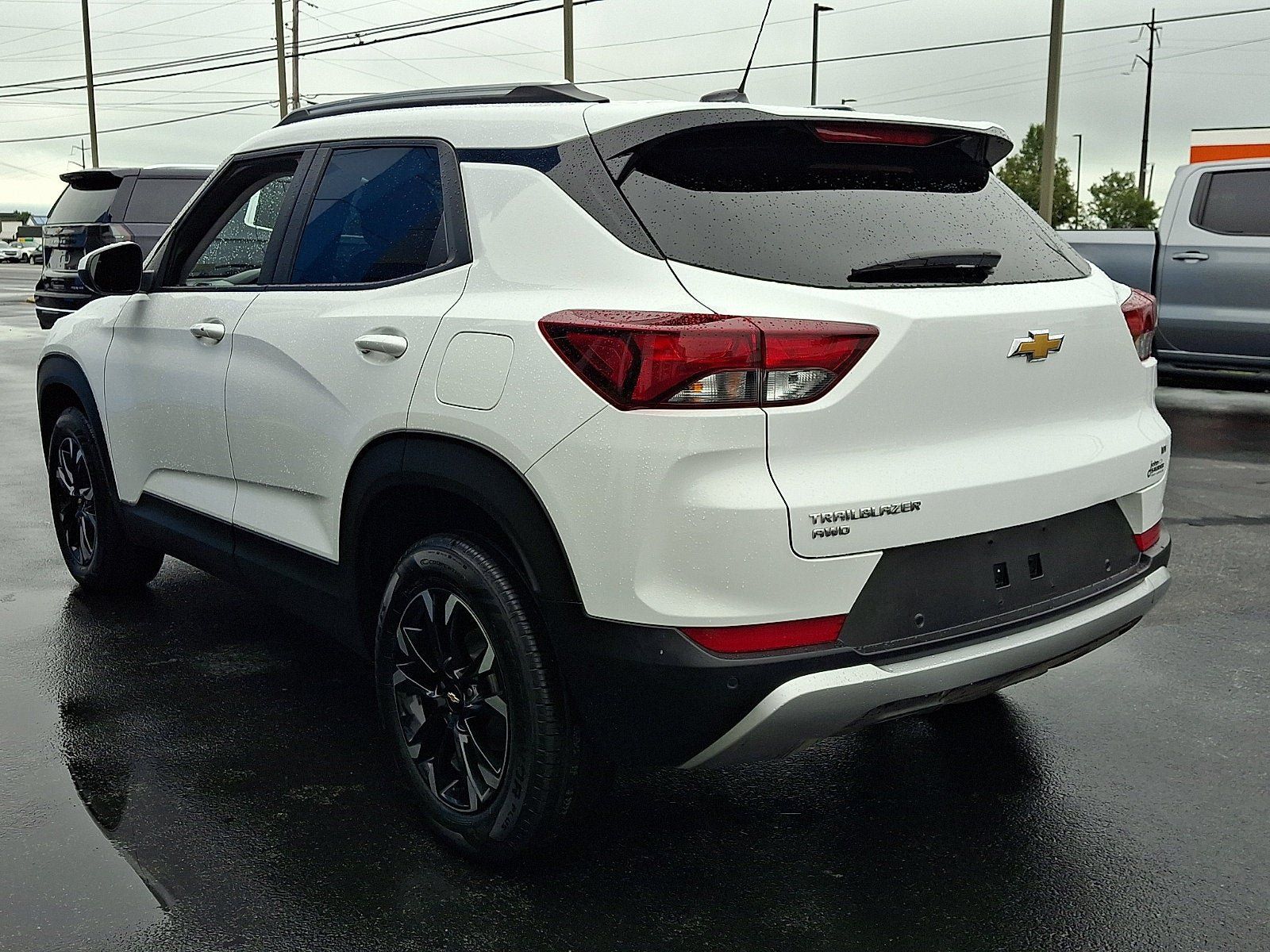 Used 2023 Chevrolet TrailBlazer LT w/ Convenience Package AWD/4WD image 4