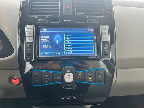 Used 2012 Nissan Leaf SL FWD image 26