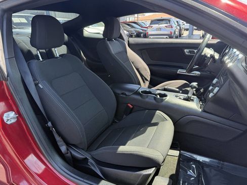 Used 2017 Ford Mustang Coupe RWD image 15