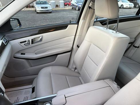 Used 2014 Mercedes-Benz E 350 Sedan image 7