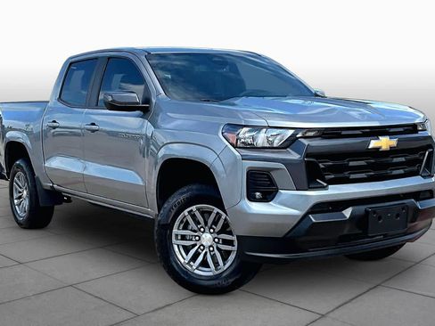 Used 2024 Chevrolet Colorado LT w/ LT Convenience Package II RWD image 3