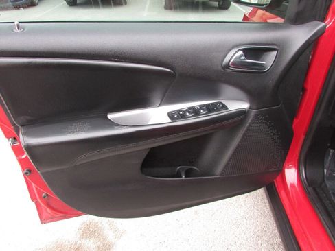 Used 2013 Dodge Journey American Value Package w/ Flexible Seating Group FWD image 23