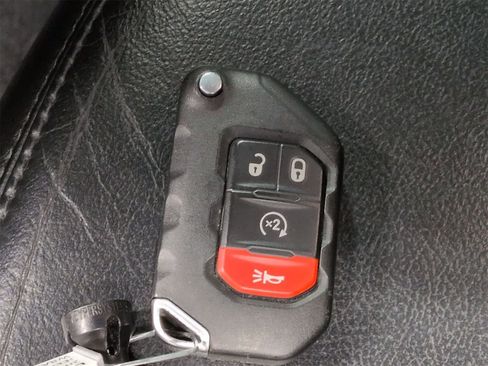 Certified 2020 Jeep Wrangler Unlimited Sahara image 36