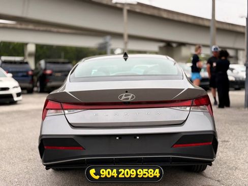 Used 2024 Hyundai Elantra SEL FWD image 6