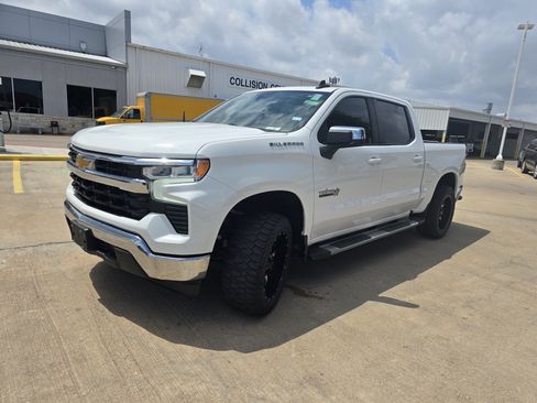 Used 2022 Chevrolet Silverado 1500 LT w/ Protection Package image 6