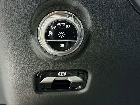 Used 2026 Mercedes-Benz C 300 4MATIC Sedan image 10