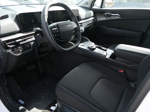 New 2026 Kia Sportage LX image 11
