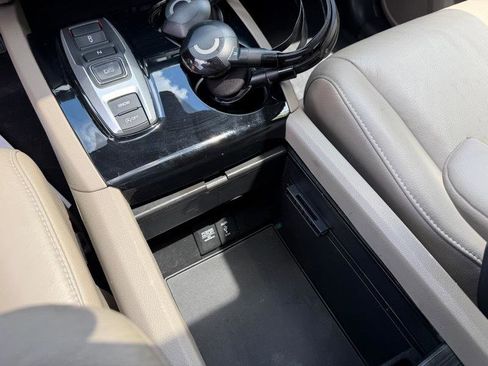 Used 2016 Honda Pilot Touring image 21