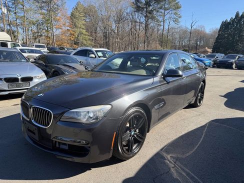 Used 2014 BMW 750i xDrive image 1