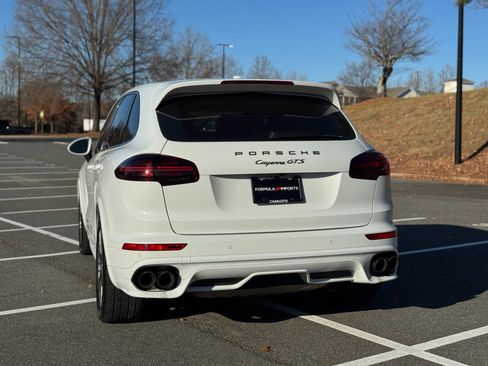Used 2016 Porsche Cayenne GTS image 9