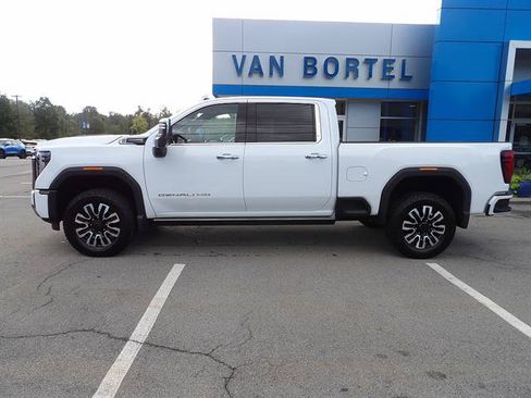 Used 2025 GMC Sierra 3500 Denali Ultimate AWD/4WD image 2