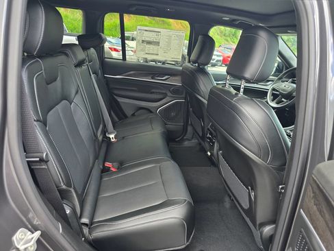 New 2026 Jeep Grand Cherokee Limited AWD/4WD image 26