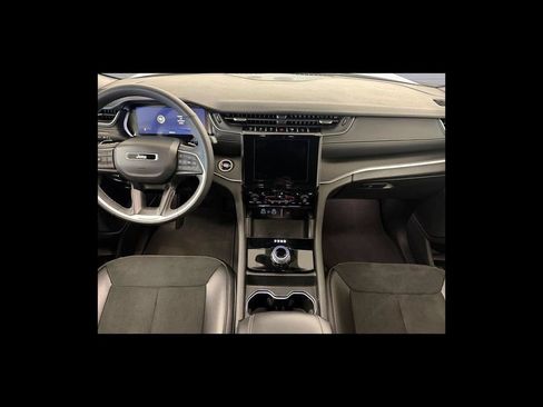 Used 2024 Jeep Grand Cherokee L Laredo AWD/4WD image 13