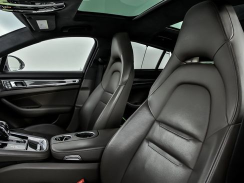 Used 2017 Porsche Panamera Turbo image 23