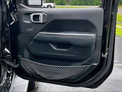 Used 2020 Jeep Wrangler Unlimited Sahara AWD/4WD image 28