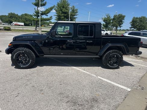 New 2025 Jeep Gladiator Willys image 17