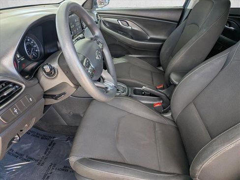 Used 2018 Hyundai Elantra GT image 17