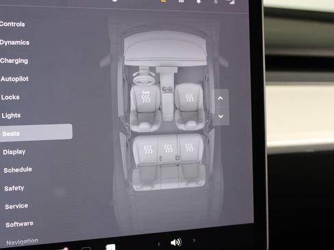 Used 2024 Tesla Model Y Long Range AWD/4WD image 18
