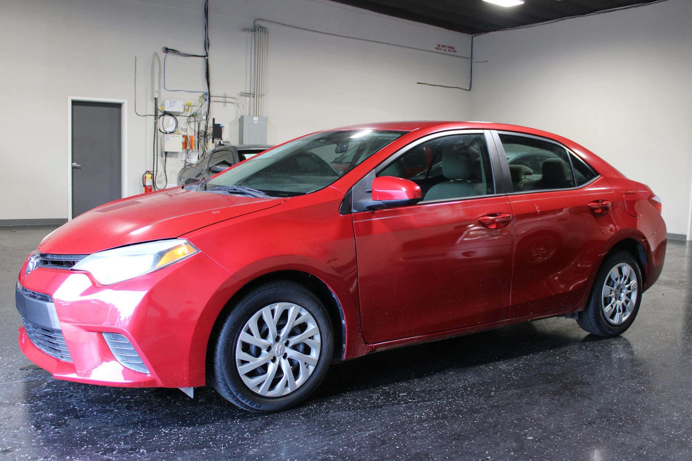 Used 2016 Toyota Corolla LE FWD image 6