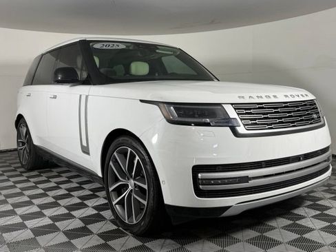 Used 2025 Land Rover Range Rover Autobiography AWD/4WD image 10