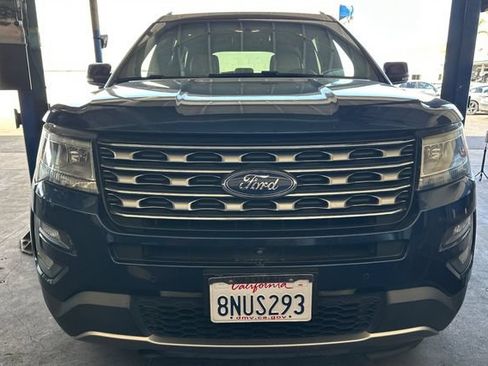 Used 2017 Ford Explorer Limited FWD image 3