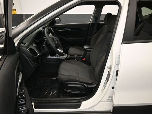 Used 2022 Kia Seltos LX image 11