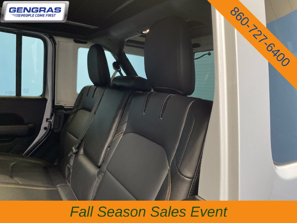 Used 2024 Jeep Wrangler Unlimited Sahara w/ Technology Group AWD/4WD image 26
