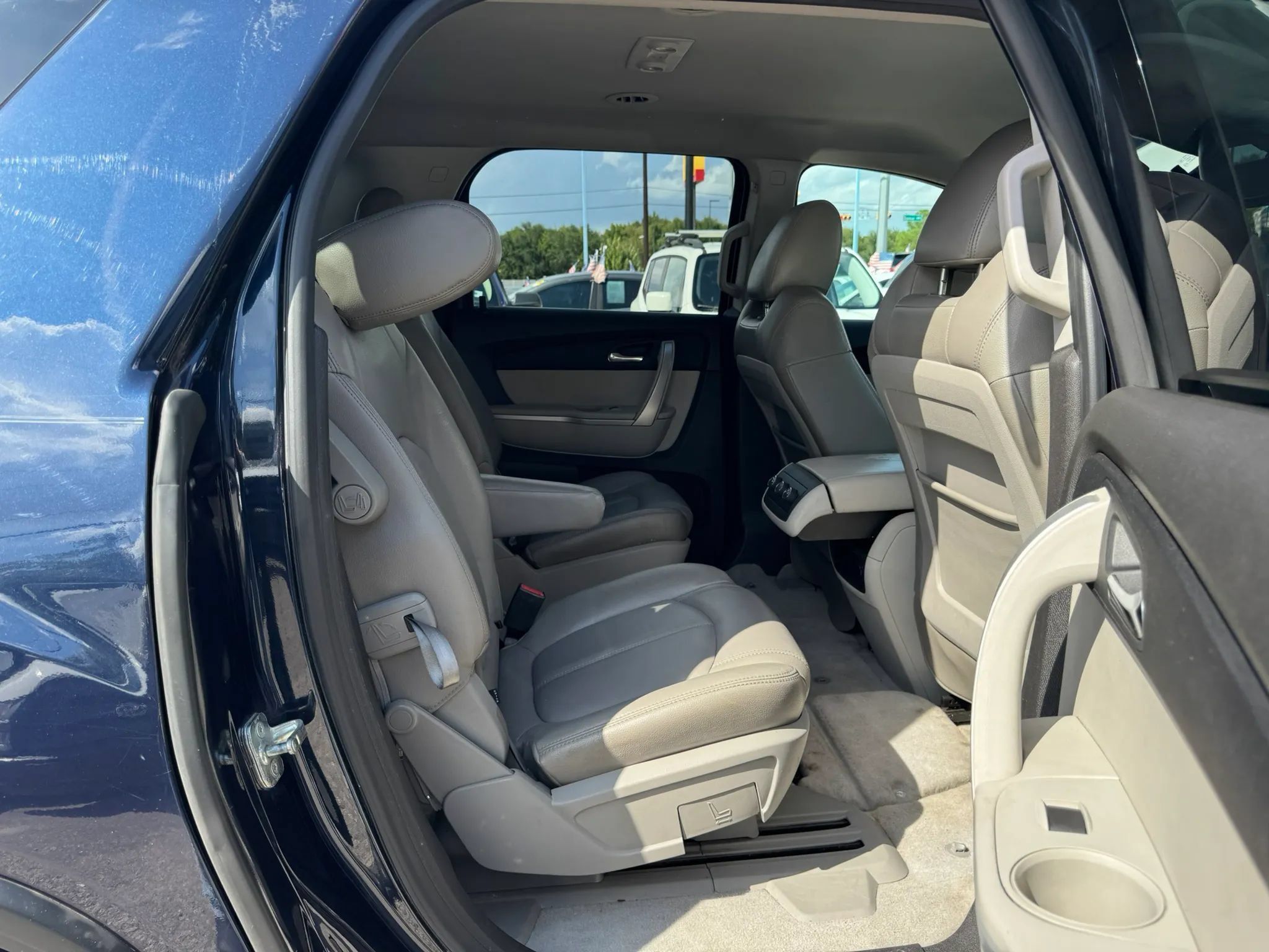 Used 2012 GMC Acadia SLE FWD image 14