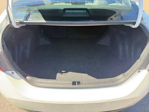 Used 2014 Toyota Corolla LE FWD image 32