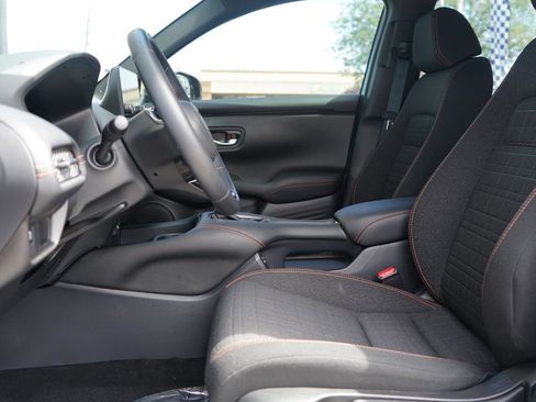 Used 2025 Honda HR-V Sport image 18