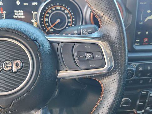 Used 2023 Jeep Gladiator Mojave w/ Cold Weather Group image 19