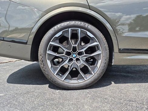 Used 2025 BMW X7 xDrive40i w/ M Sport Package AWD/4WD image 9