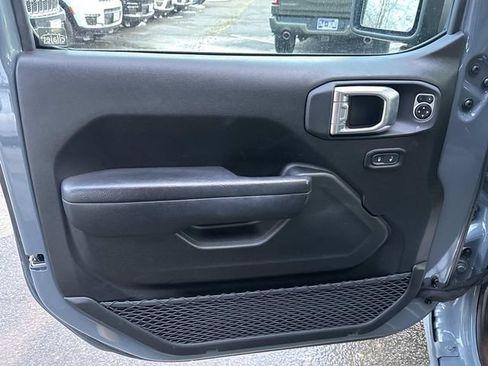 Used 2024 Jeep Wrangler Sport S image 13