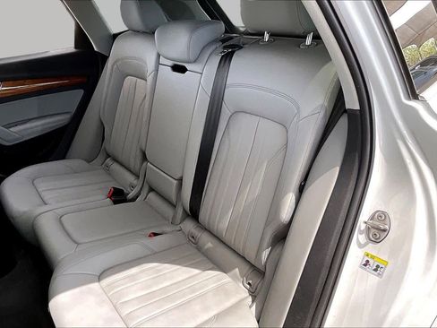 Used 2023 Audi Q5 2.0T Premium Plus w/ Premium Plus Package AWD/4WD image 21