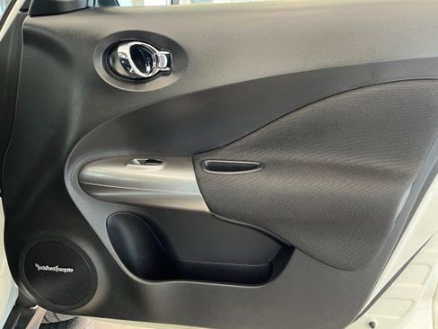 Used 2014 Nissan Juke SL image 16