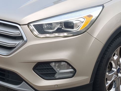 Used 2018 Ford Escape Titanium w/ Ford Safe & Smart Package image 15