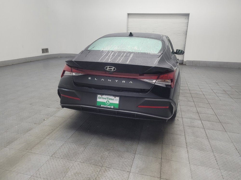 Used 2024 Hyundai Elantra SE FWD image 7