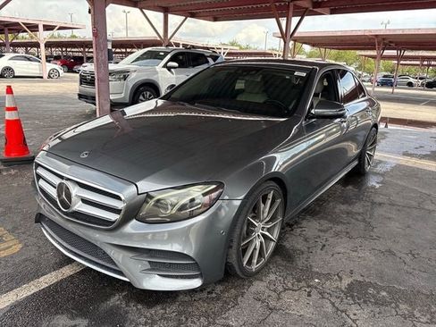 Used 2018 Mercedes-Benz E 300 image 4