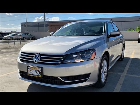 Used 2013 Volkswagen Passat 2.5 S image 1